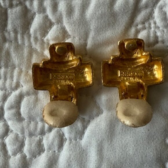 ESSEX Signed clip on earrings - Picture 4 of 4